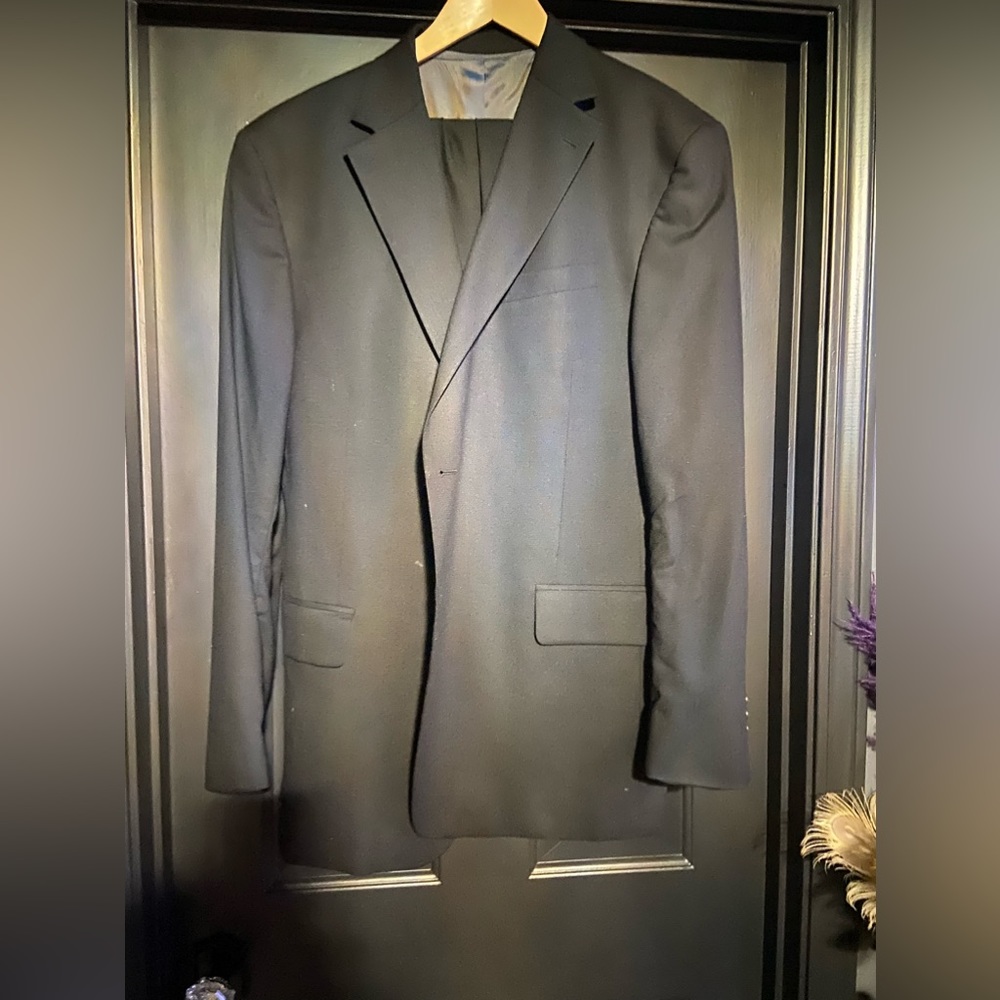 oscar deal rents black suit